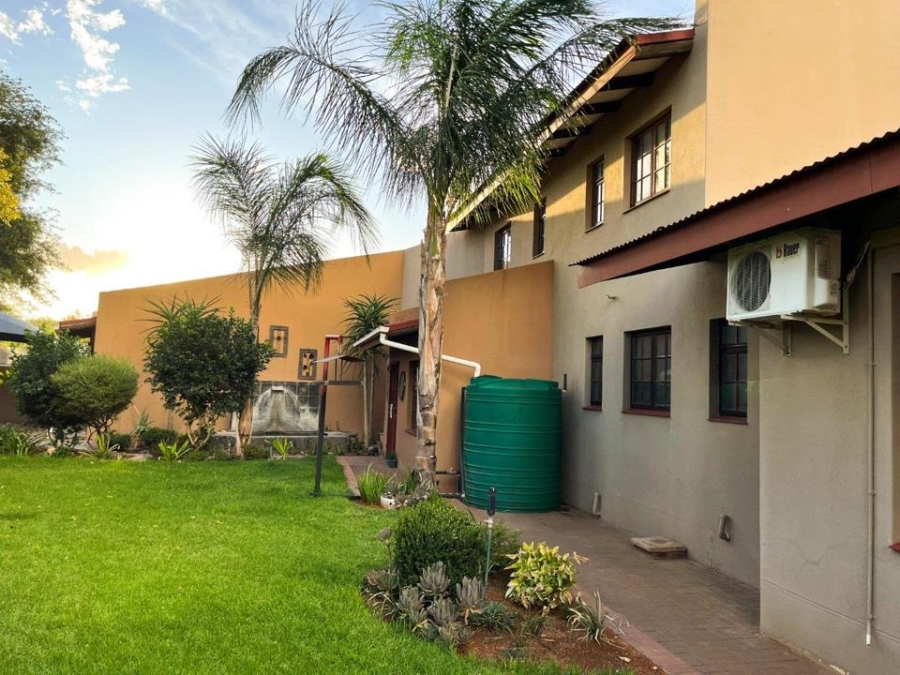 5 Bedroom Property for Sale in Upington Northern Cape